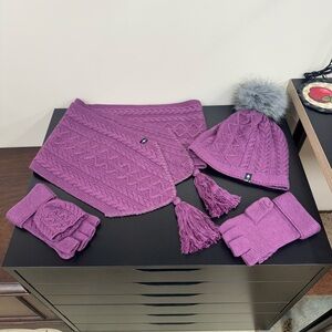 Used Smartwool Hat, Scarf, Gloves